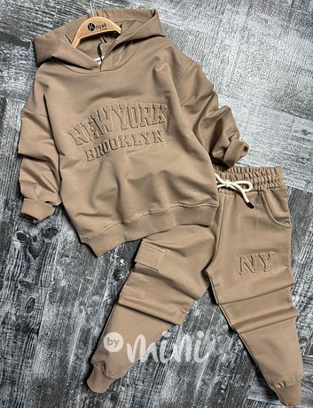 New York tepláková souprava cappuccino