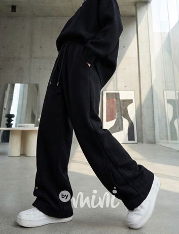 Široké relax tepláky černé