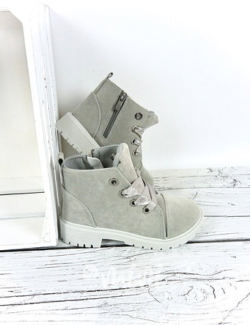 Grey workery
