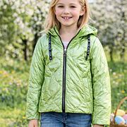 Jarní metalická bunda pistáciová