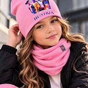 Huntrix čepice s kamínky + nákrčník barbie pink