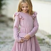Svetříkové šaty s plisovanou sukní + kabelka