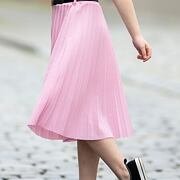 Midi plisovaná sukně s páskem růžová