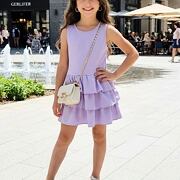 Šaty s vrstvenou sukní fialové