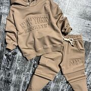 New York tepláková souprava cappuccino