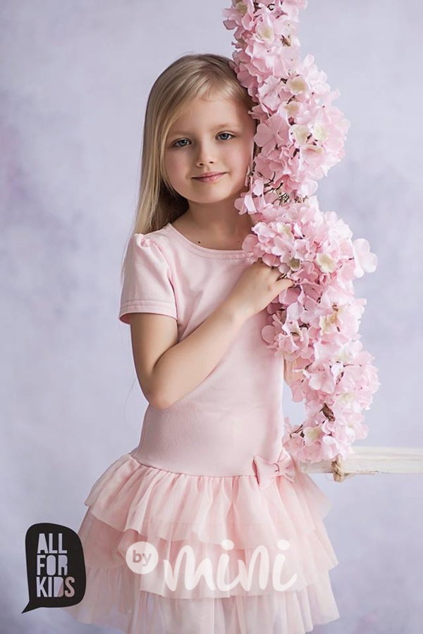 Lady pink dress