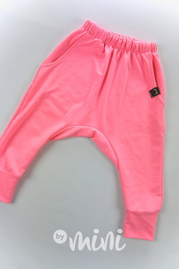 Neon pink baggy tepláčky