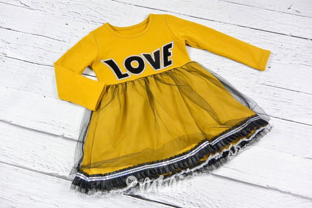 LOVE mustard šaty