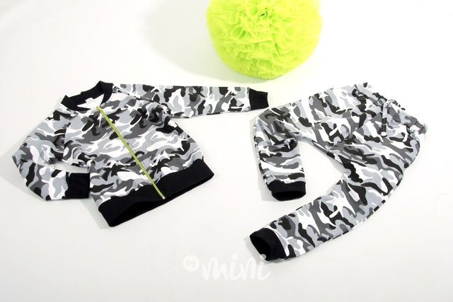 Black/white army souprava