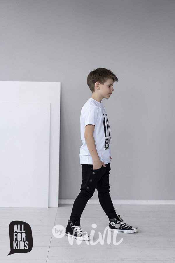 Black pants se cvočky