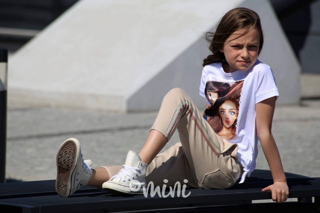 Beige short pants