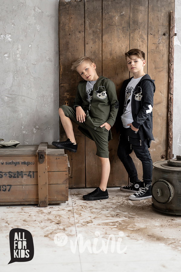 Chlapecká mikina khaki na zip a kapucí a s nápisem