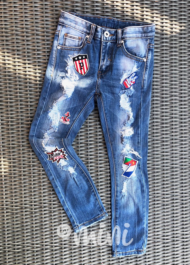 Slim jeans s nášivkami