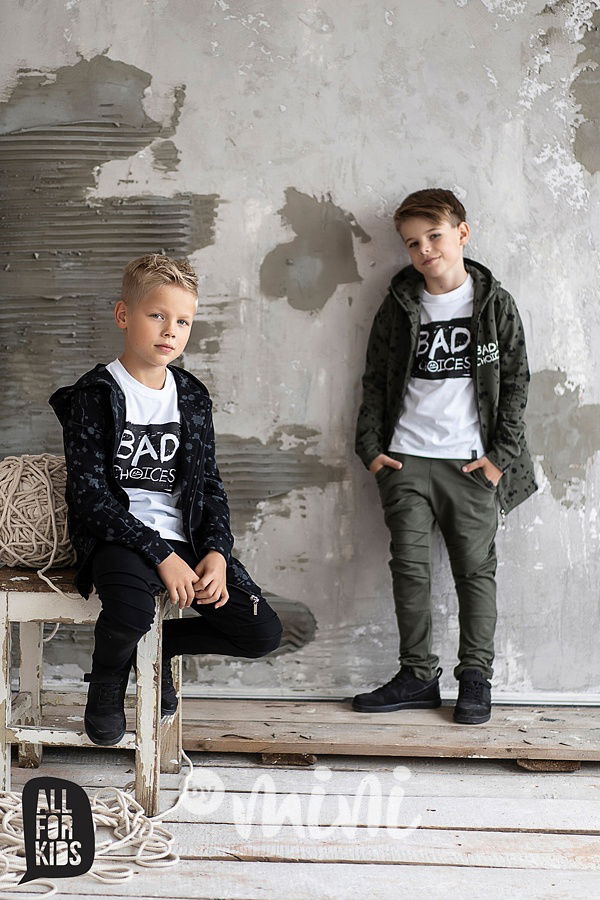 Černé tepláky s prošitím