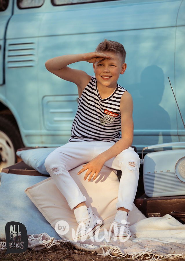 White ripped jeans