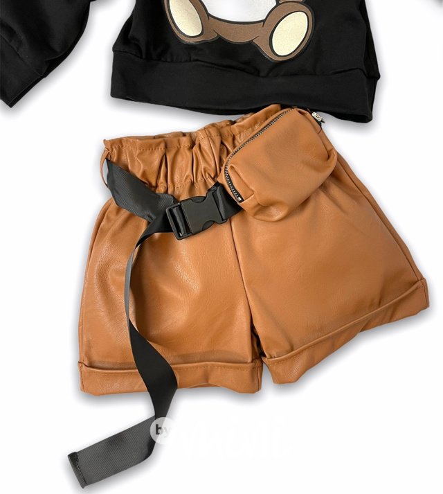 Eco leather shorts s páskem - karamel