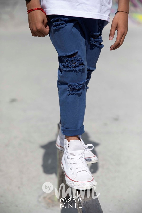 Ocean boyfriend ripped jeans *MashMnie*
