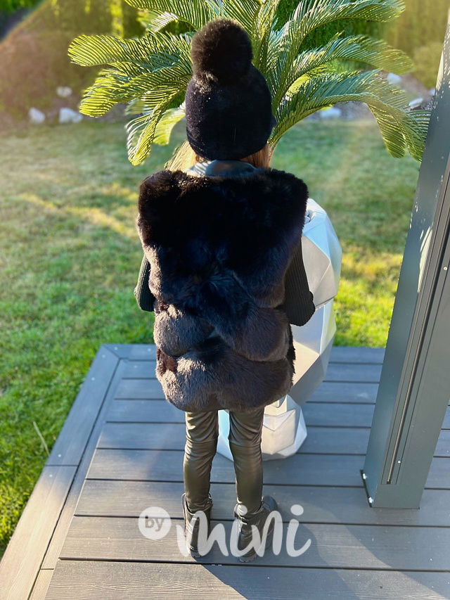 Eco leather chlupatá vesta černá