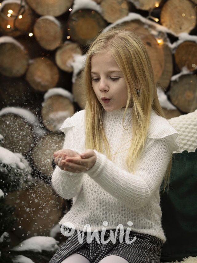 Svetřík s volánkem a řetízkem