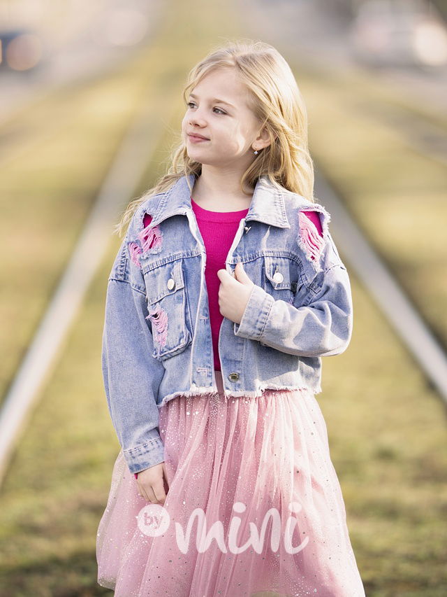 Pink ripped jeans bunda