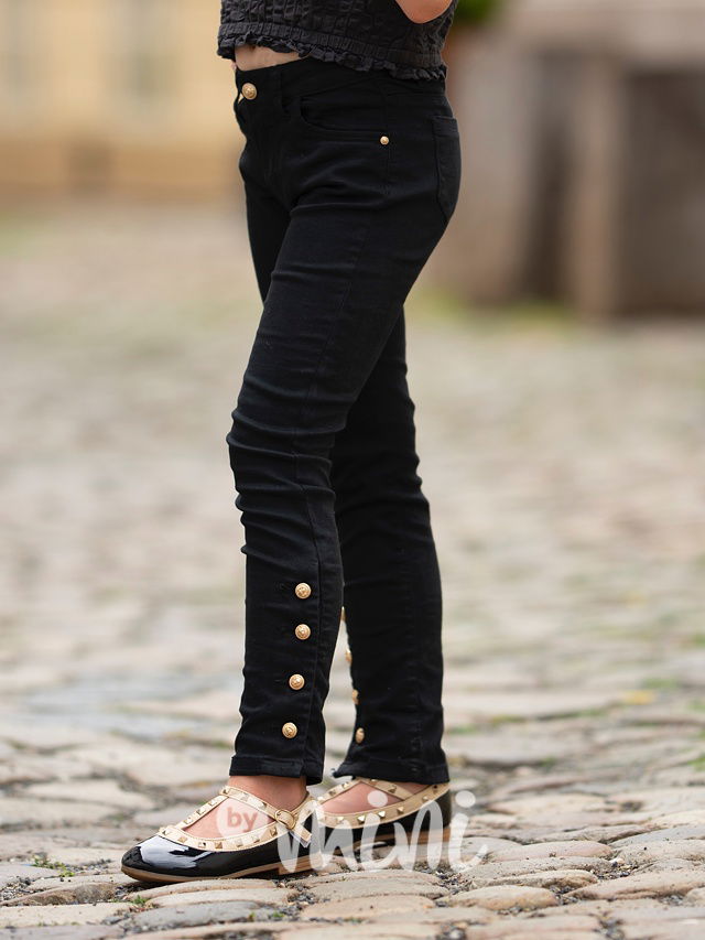 Černé stretch jeansy se cvoky