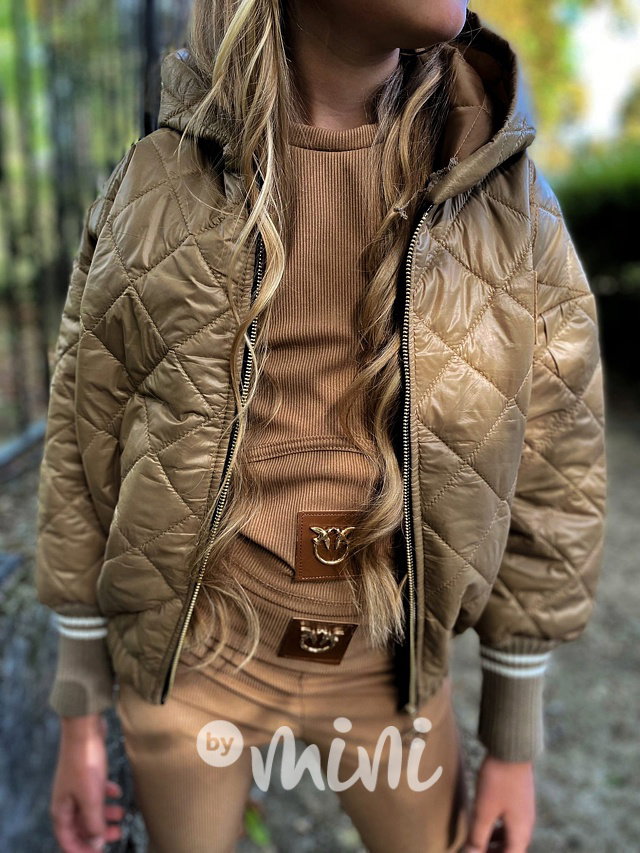 Beige prošívaná bunda s náplety