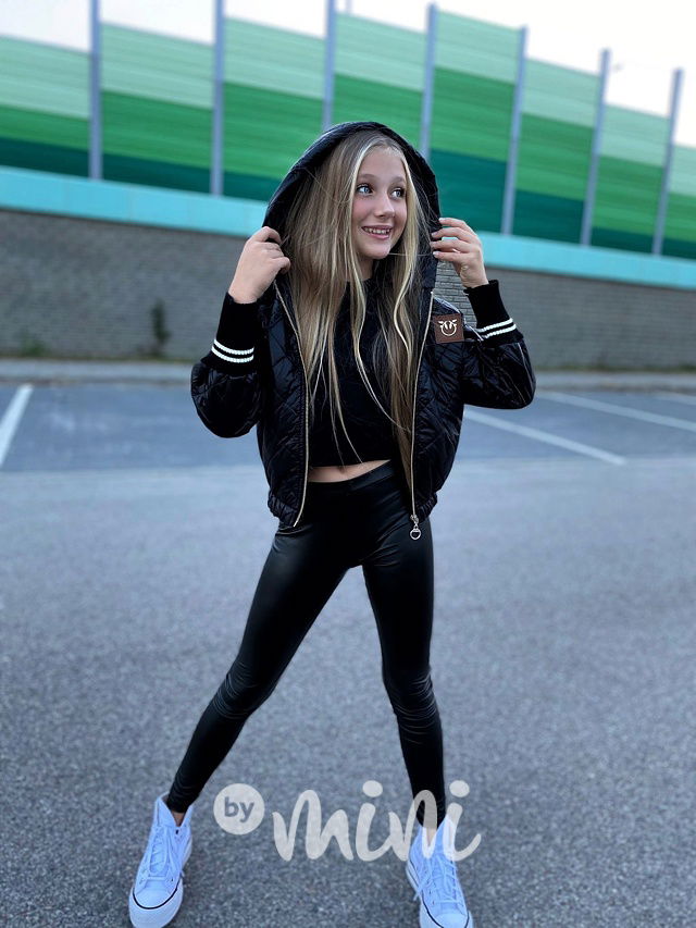 Černá prošívaná bunda s náplety