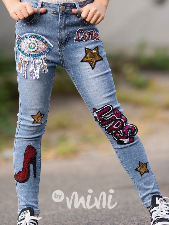 Fashion jeansy s aplikací