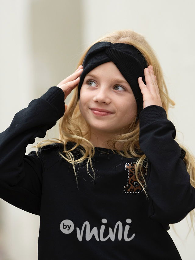 Černá žebrovaná čelenka