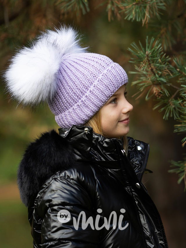 Pletená beanie čepice pompons lila