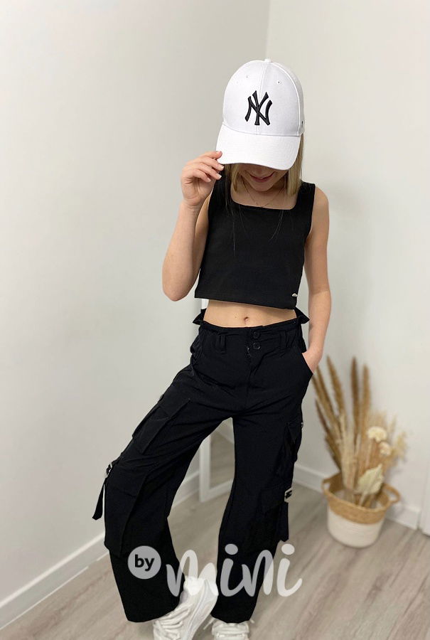 Černý crop top