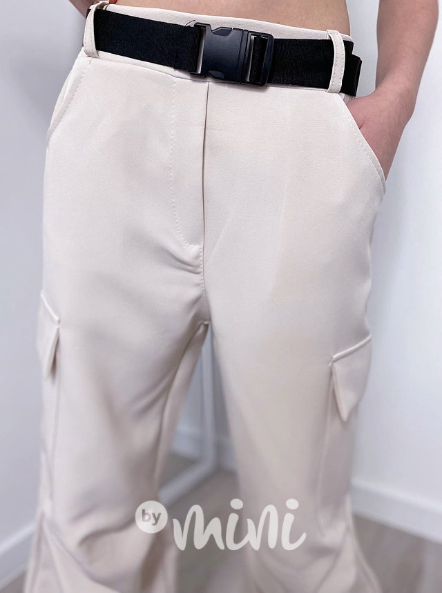 Jarní široké kapsáče s páskem light beige
