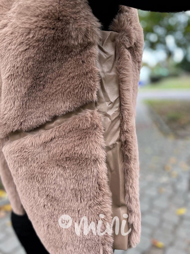 Chlupatá vestička coffee