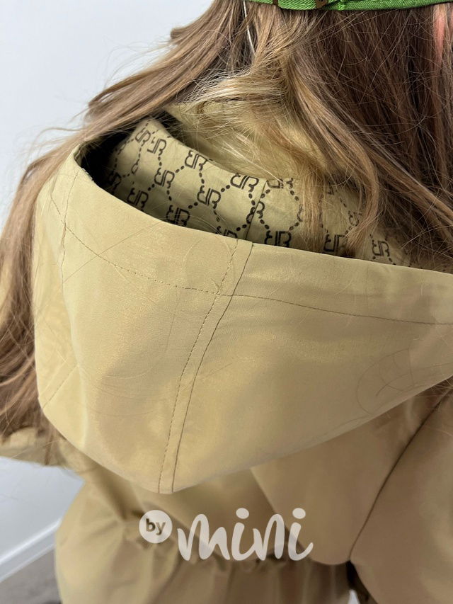 Podzimní béžová parka