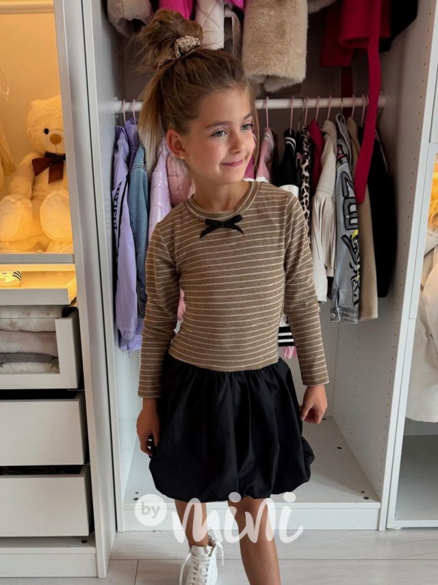 Podzimní šaty s balonovou sukní latte