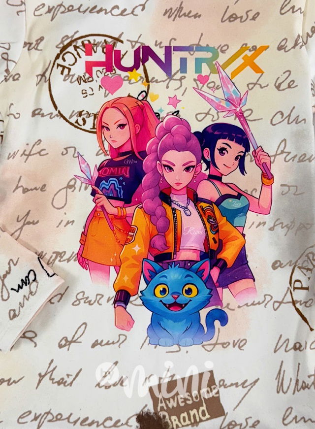 Huntrix teplá blůzka