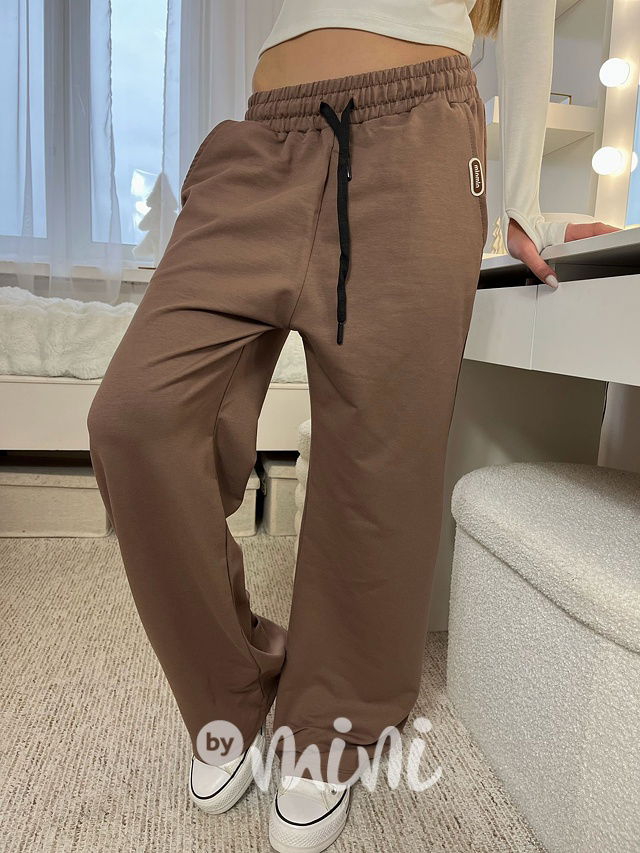 Lounge volné tepláky latté