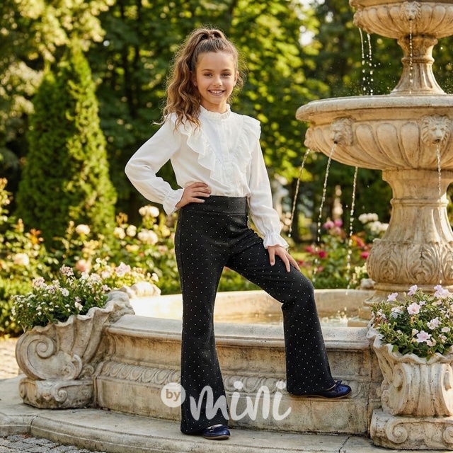 Černé zvonové kalhoty zdobené kamínky