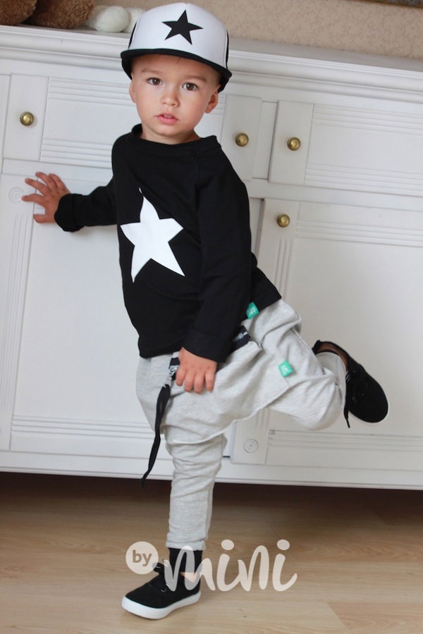 Black STAR triko