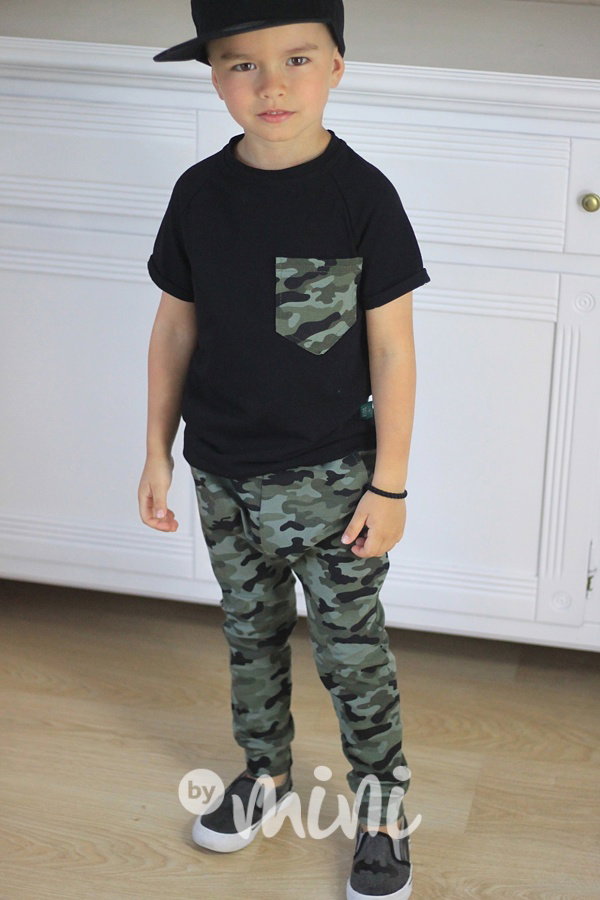 Černé triko s army kapsičkou