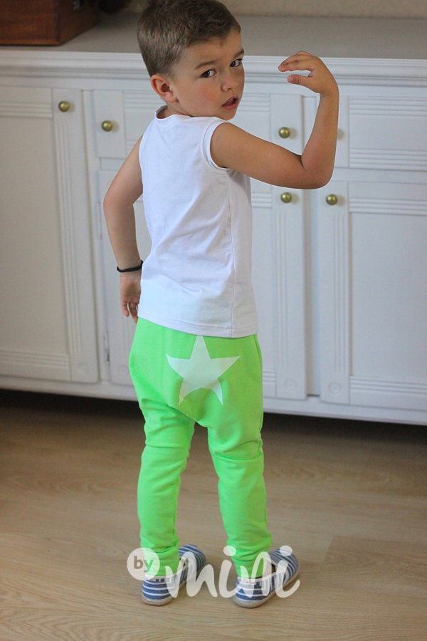 Neon zelené baggy s hvězdou