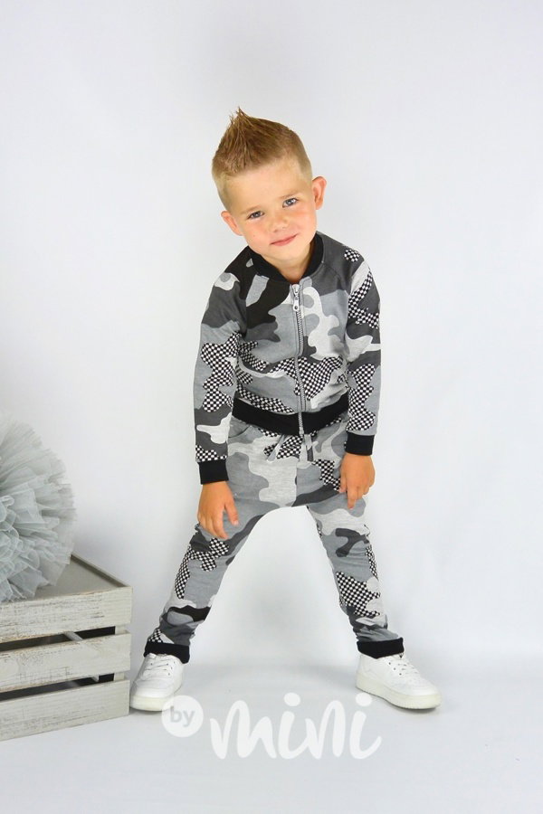 Šedá army souprava