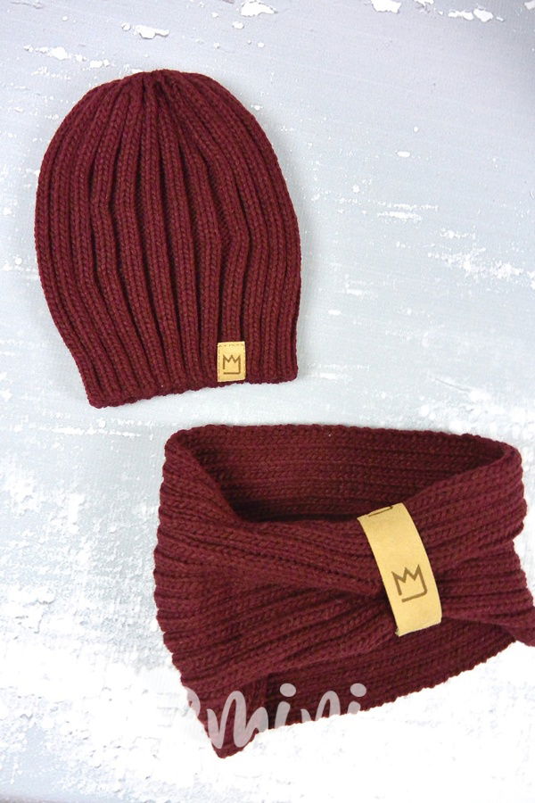 Vlněná houmleska s nákrčníkem bordó