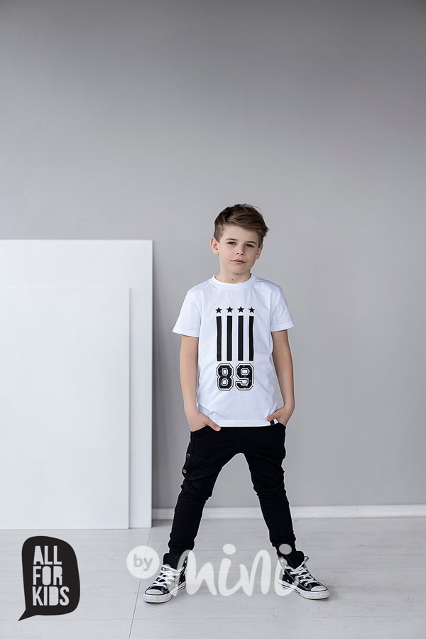 Black pants se cvočky