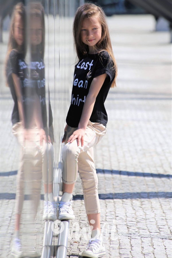 Beige short pants