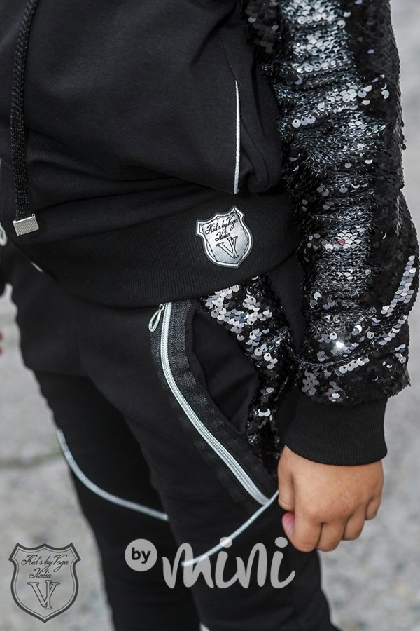 Designová black flitr teplákovka