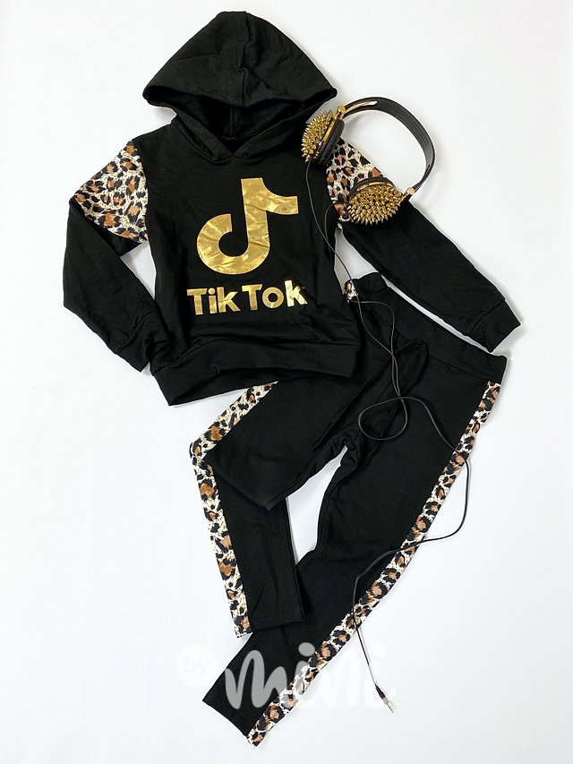Tik Tok oteplená souprava