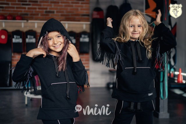 Voga souprava třásně - černá