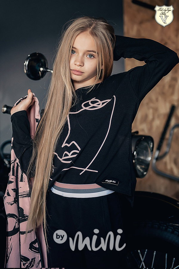 Voga designové triko face černé