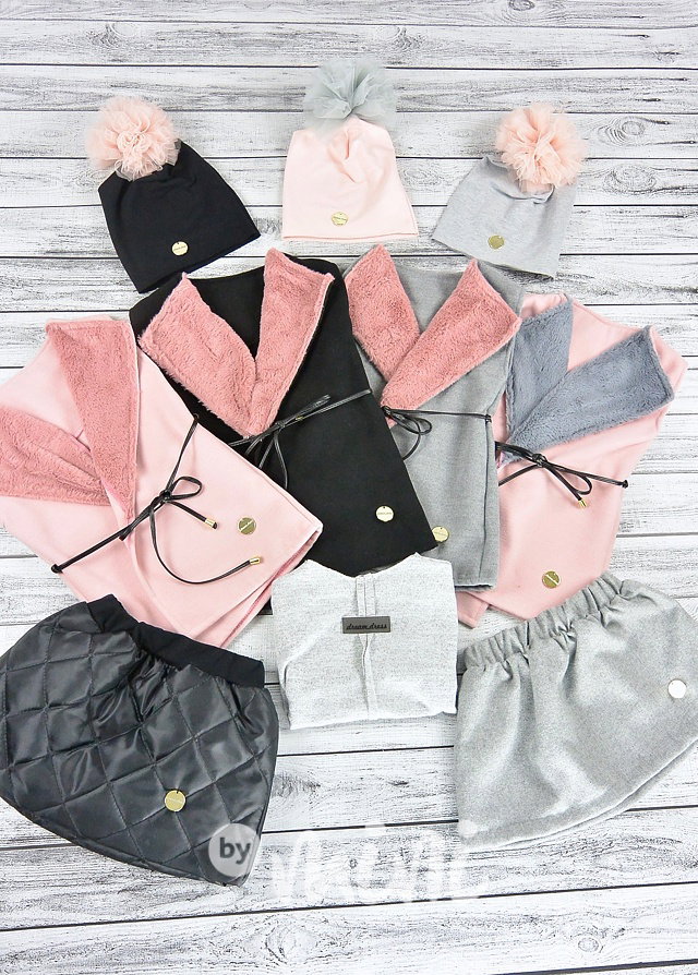 Flaušová vesta s kožíškem černá